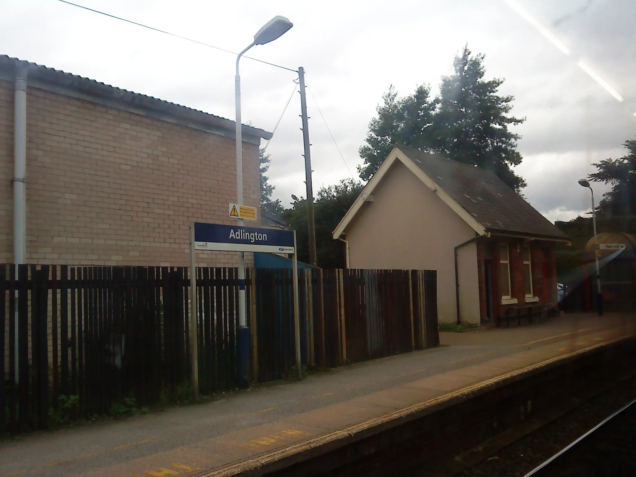 Photo showing: Adlington railway station in 2009