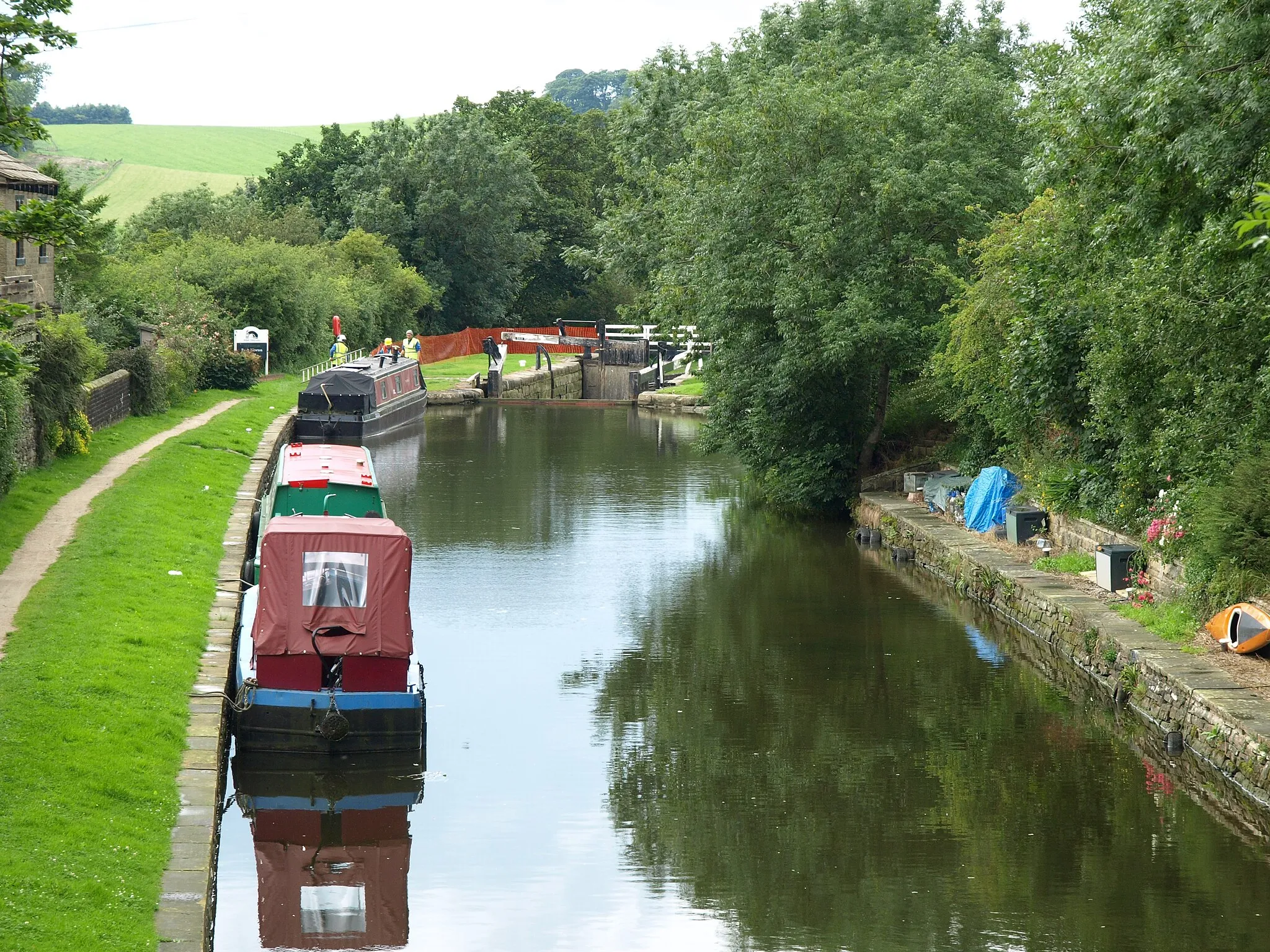 Photo showing: Above Bank Newton Locks