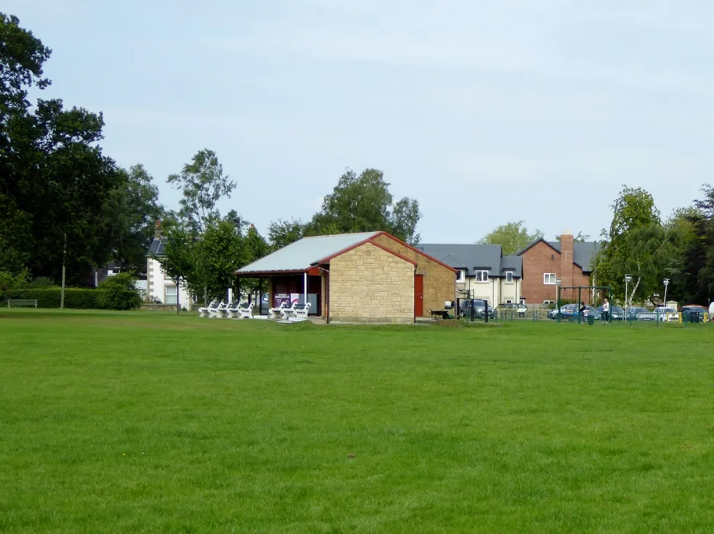 Photo showing: Cricket pavilion at Grimsargh
