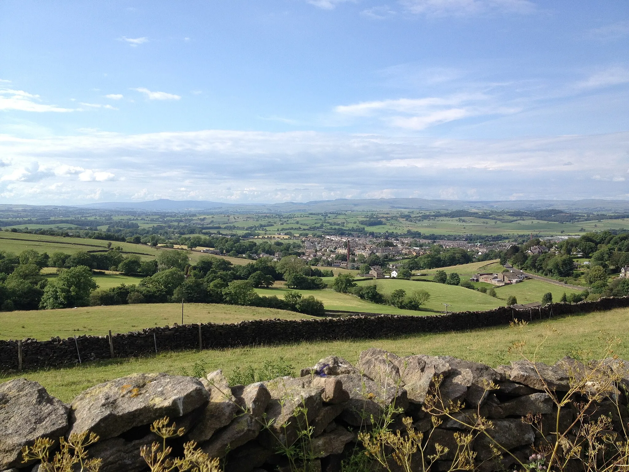 Photo showing: View from the Pennine Bridleway from Weets Hill across Barnoldswick and Craven to Ingleborough, Pen-y-Ghent and Malham Cove in the Yorkshire Dales.