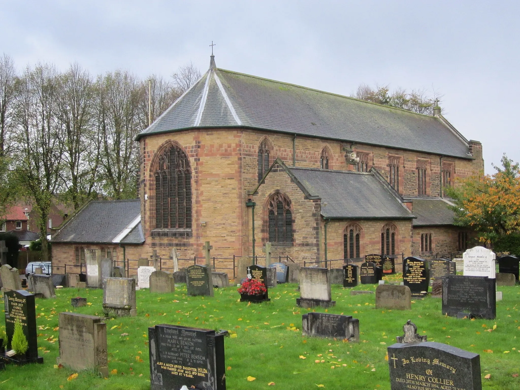 Photo showing: Photo taken at St Luke's Church, Orrell, Greater Manchester, England.