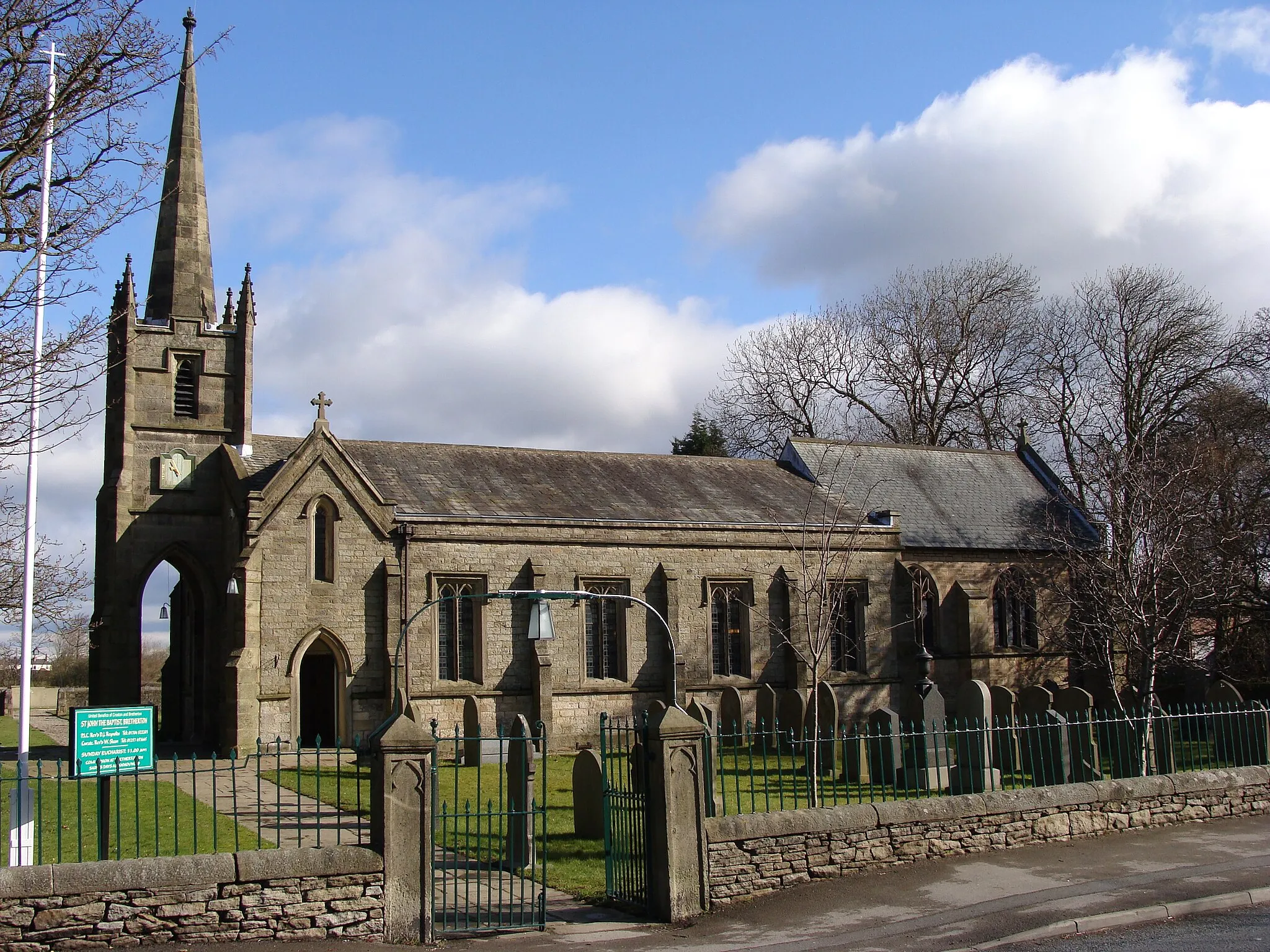 Photo showing: Bretherton church, Lancashire