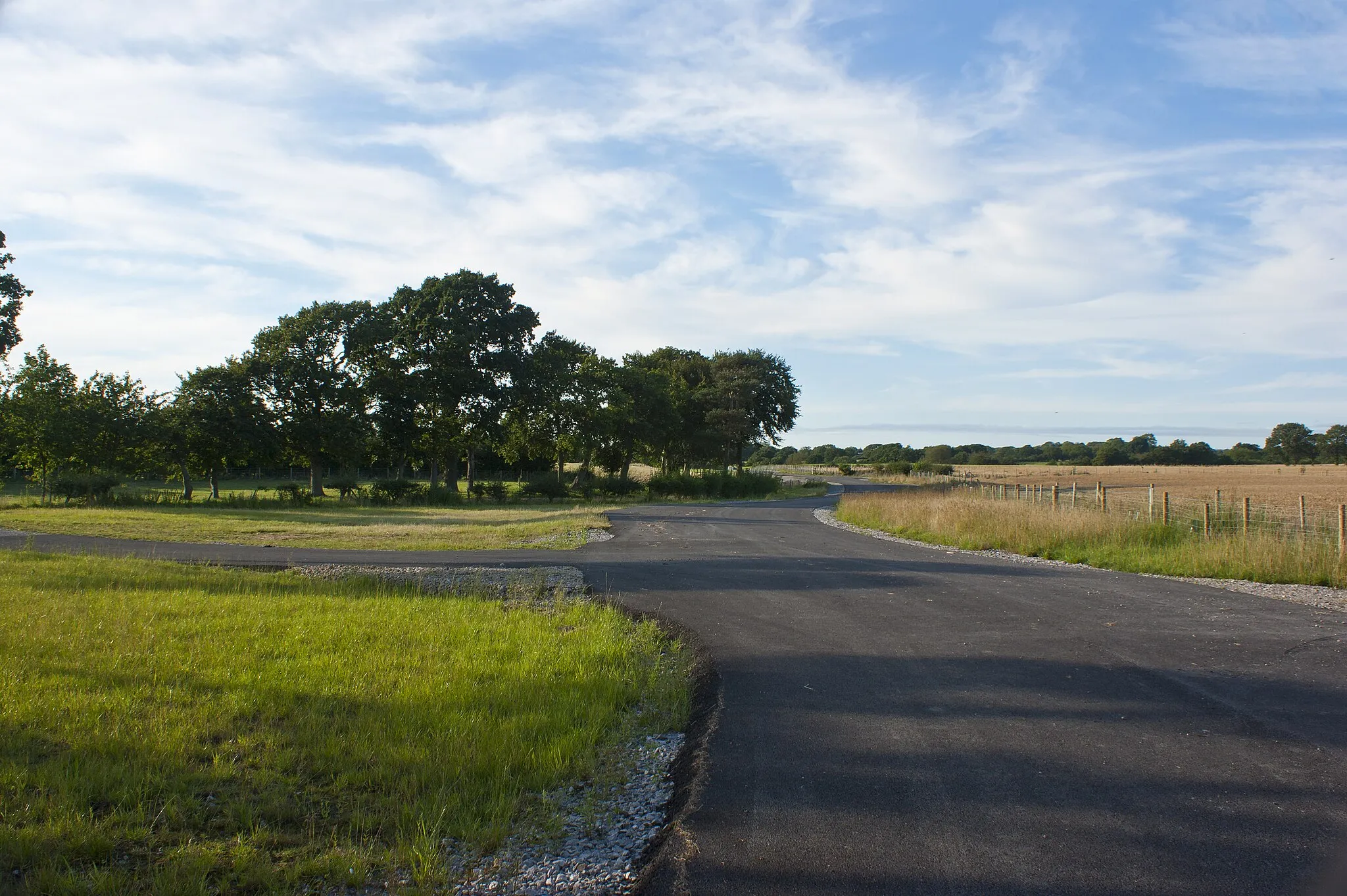 Photo showing: A gated private road off Dawber's Lane