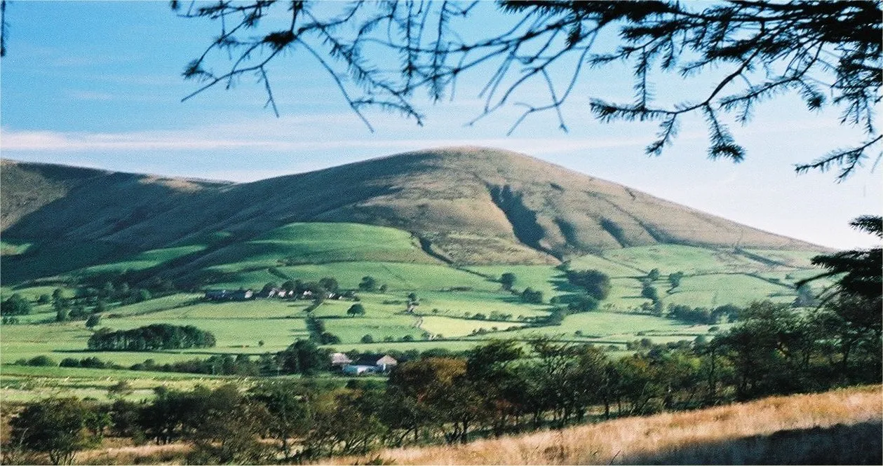 Photo showing: Parlick, in Lancashire, England. Photographed from Beacon Fell.