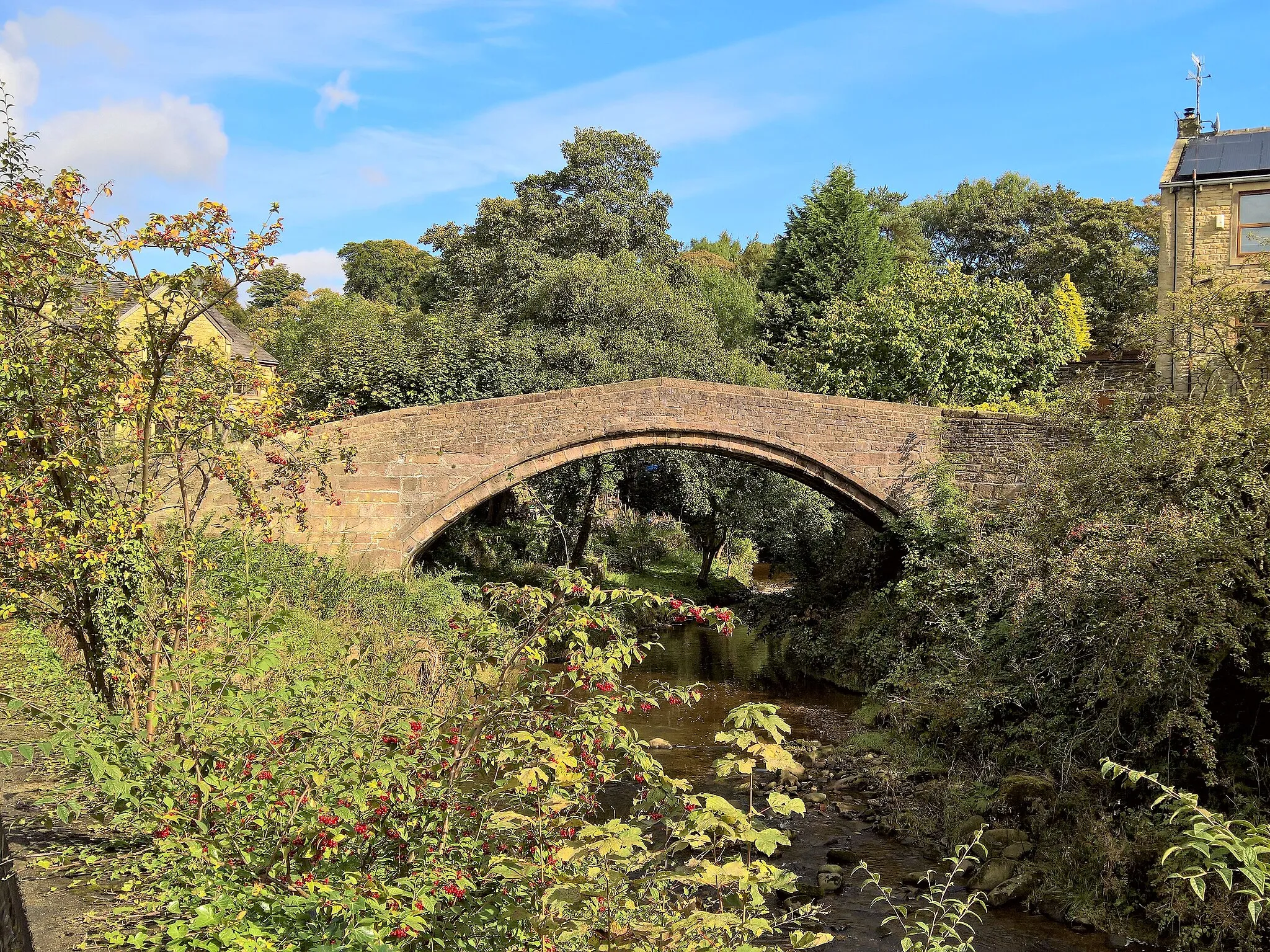 Photo showing: Higherford Old Bridge in September 2017.