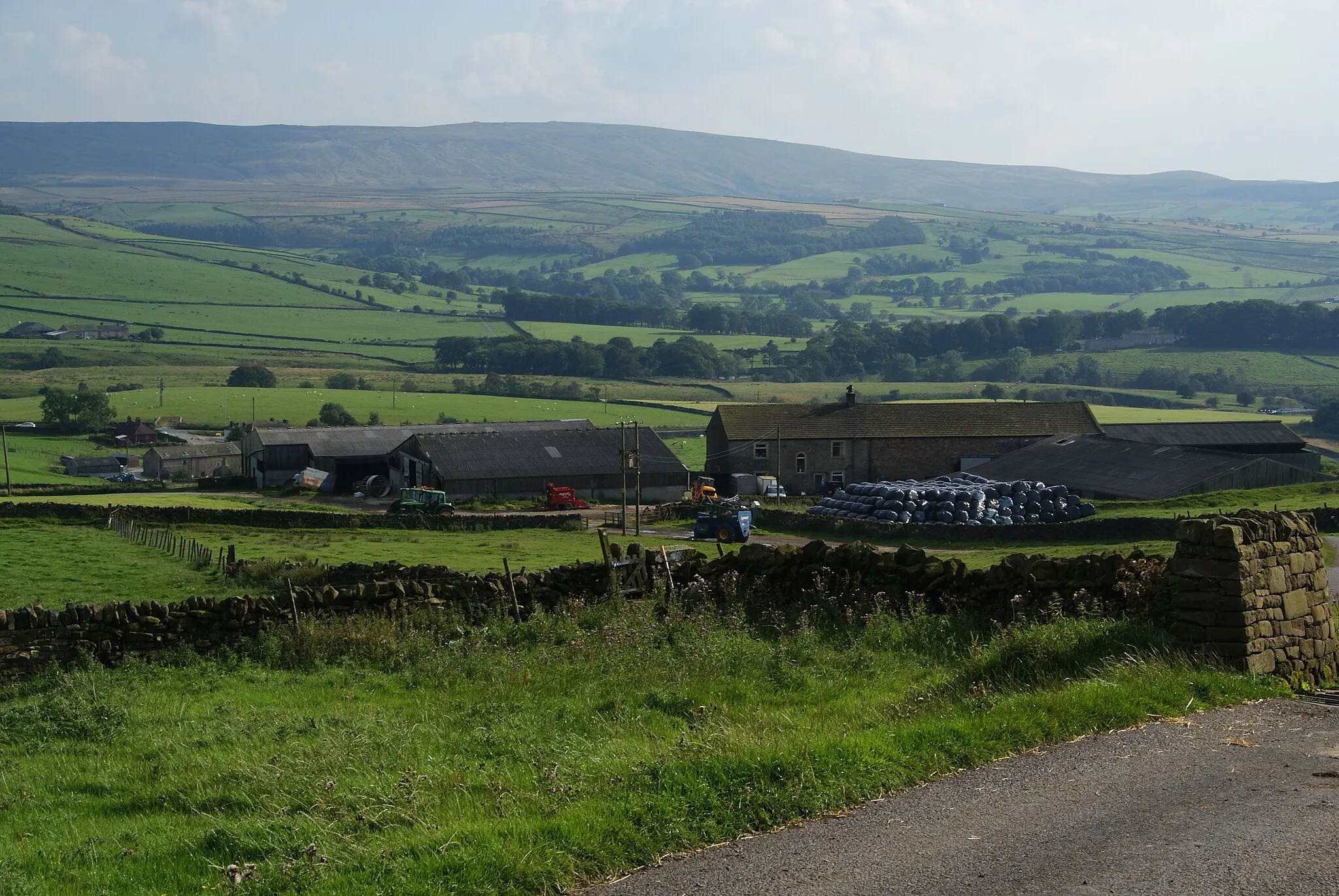 Photo showing: Barnside Farm