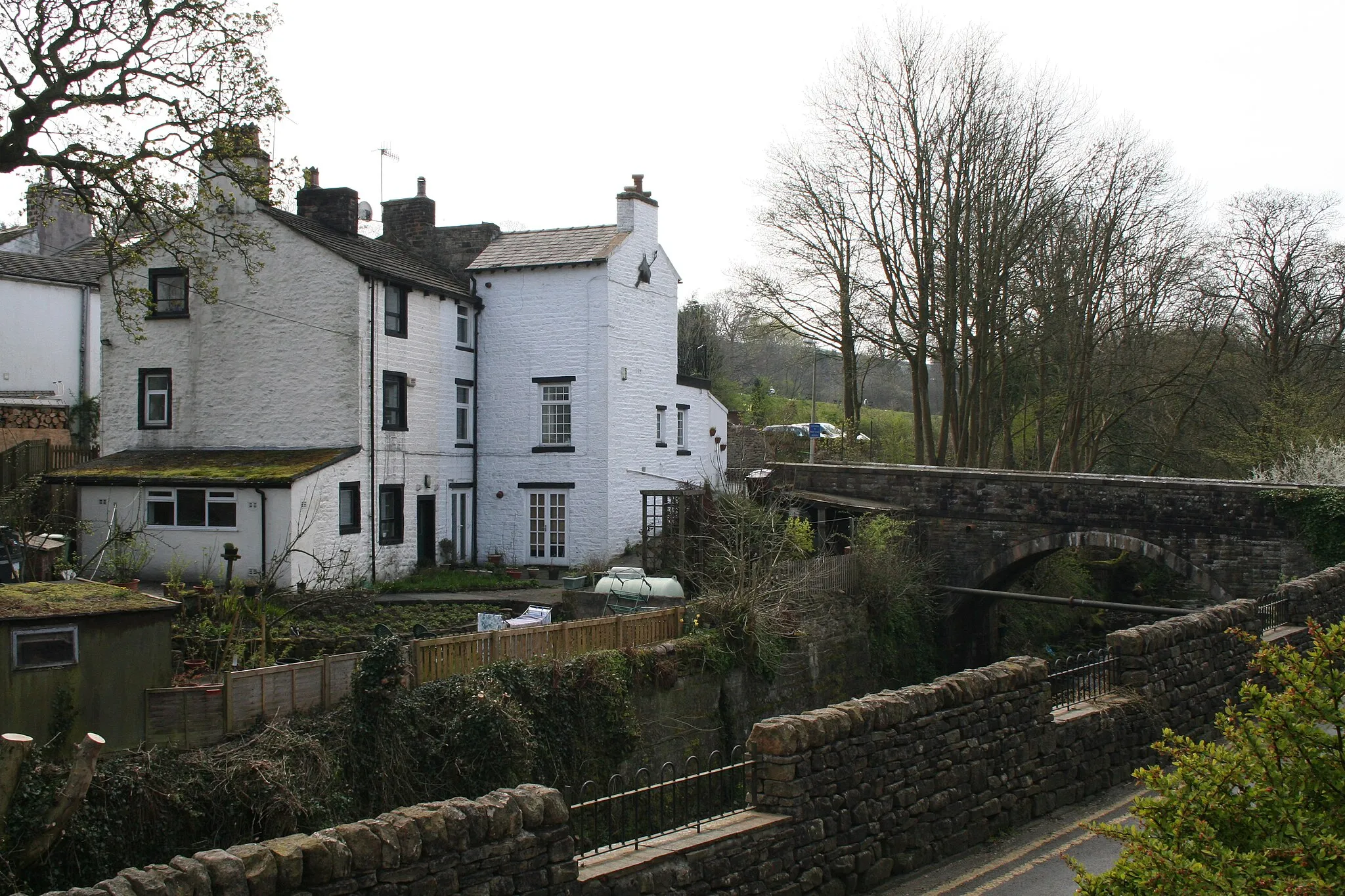 Photo showing: Roughlee:  Bridge over Pendle Water