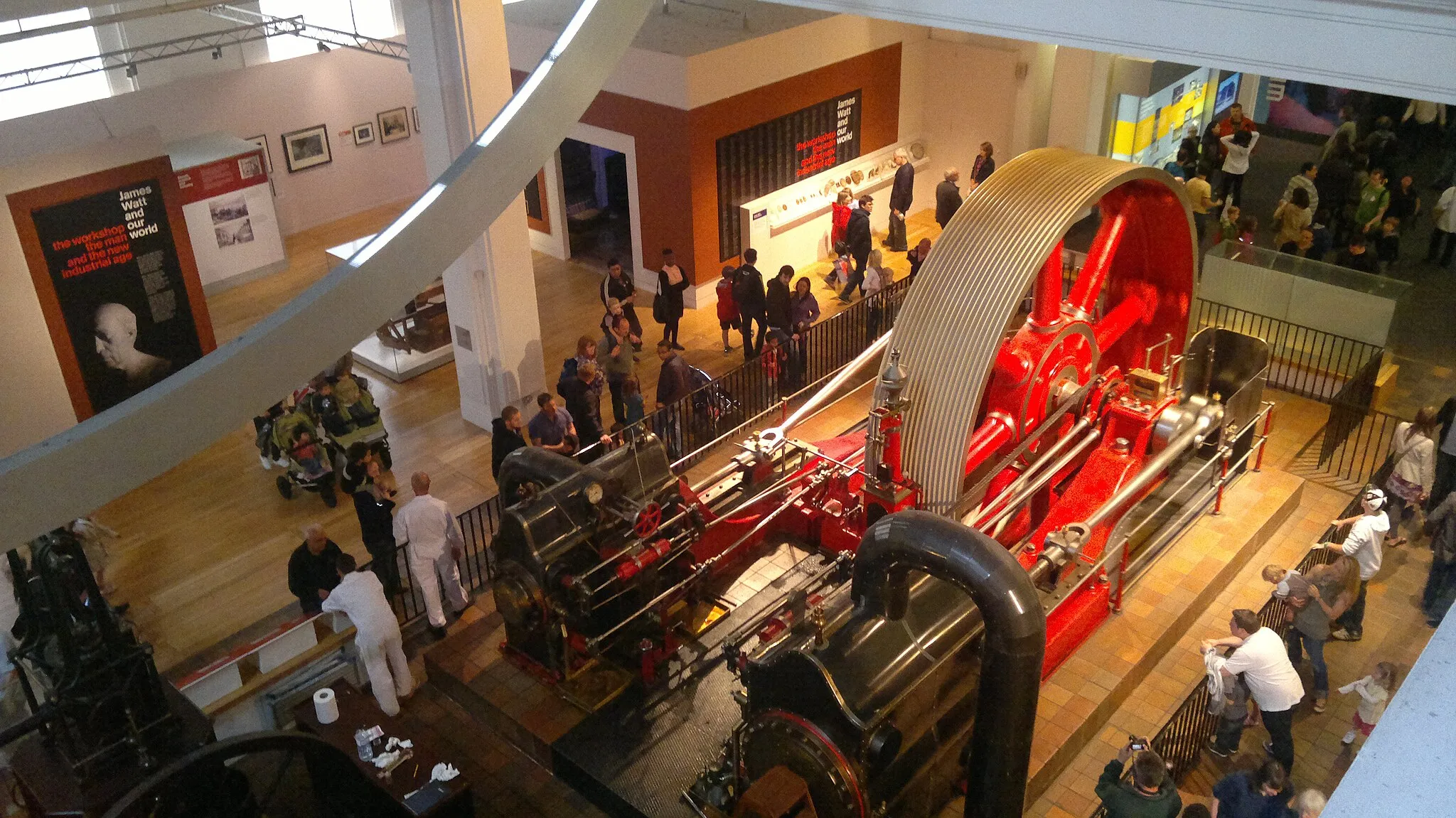 Photo showing: 1903 Burnley Ironworks Corliss mill engine in the Science Museum.