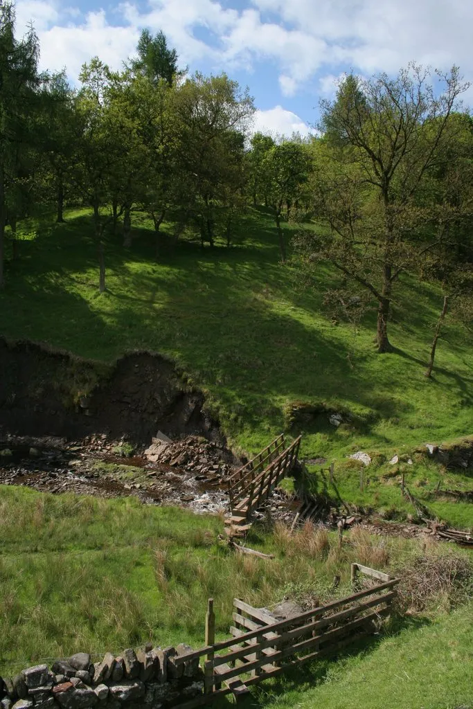 Photo showing: Stile and footbridge, Thursden Brook. Looking SSW from the footpath to Stephen Hey.