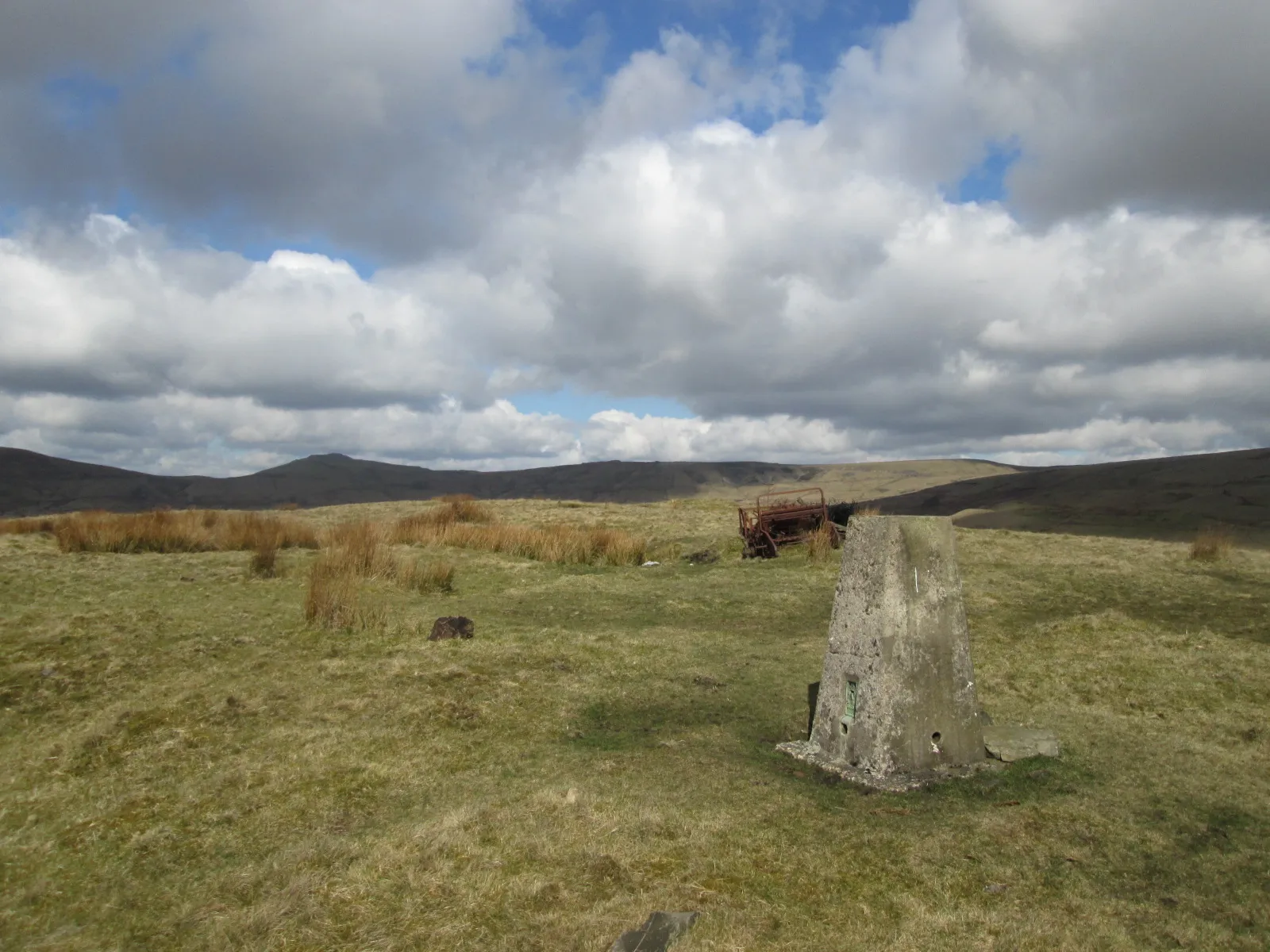 Photo showing: Water Grove trig point