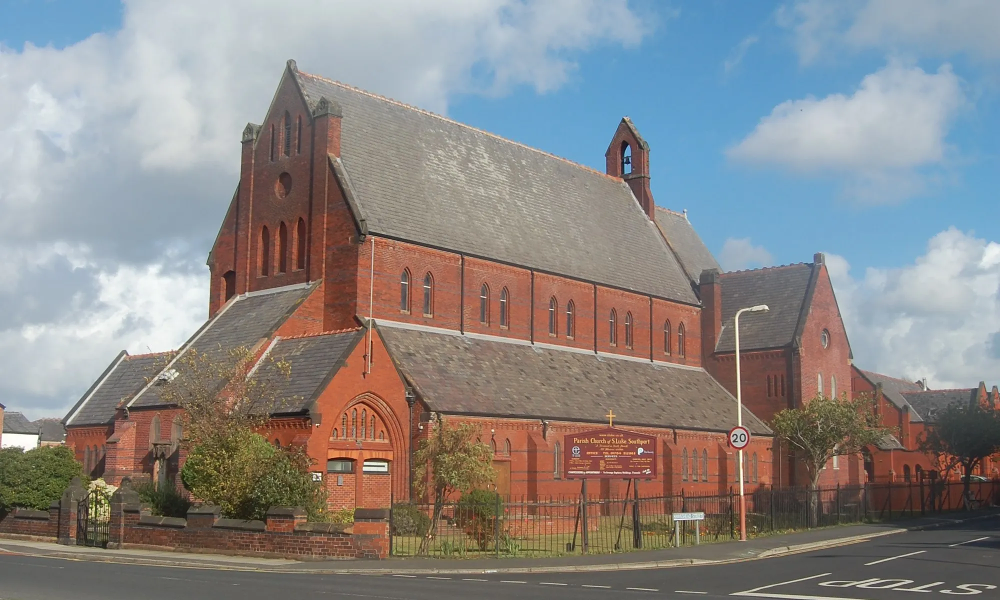 Photo showing: St Luke's Church, St Luke's Road, Southport, Metropolitan Borough of Sefton, Merseyside, England.