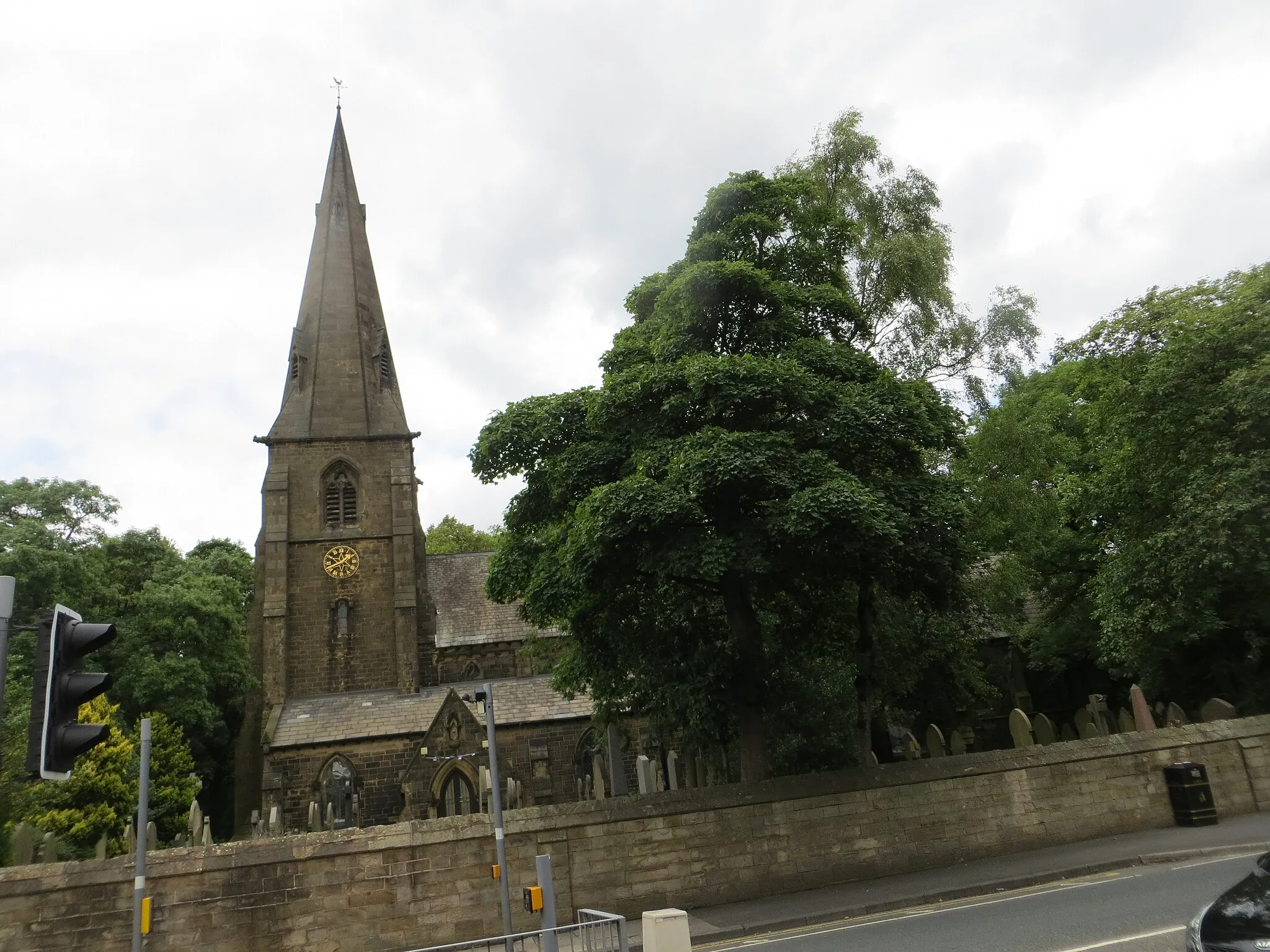 Photo showing: All Saints with St John the Baptist Church at Habergham