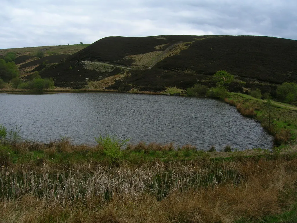 Photo showing: Reservoir in Deeply Vale