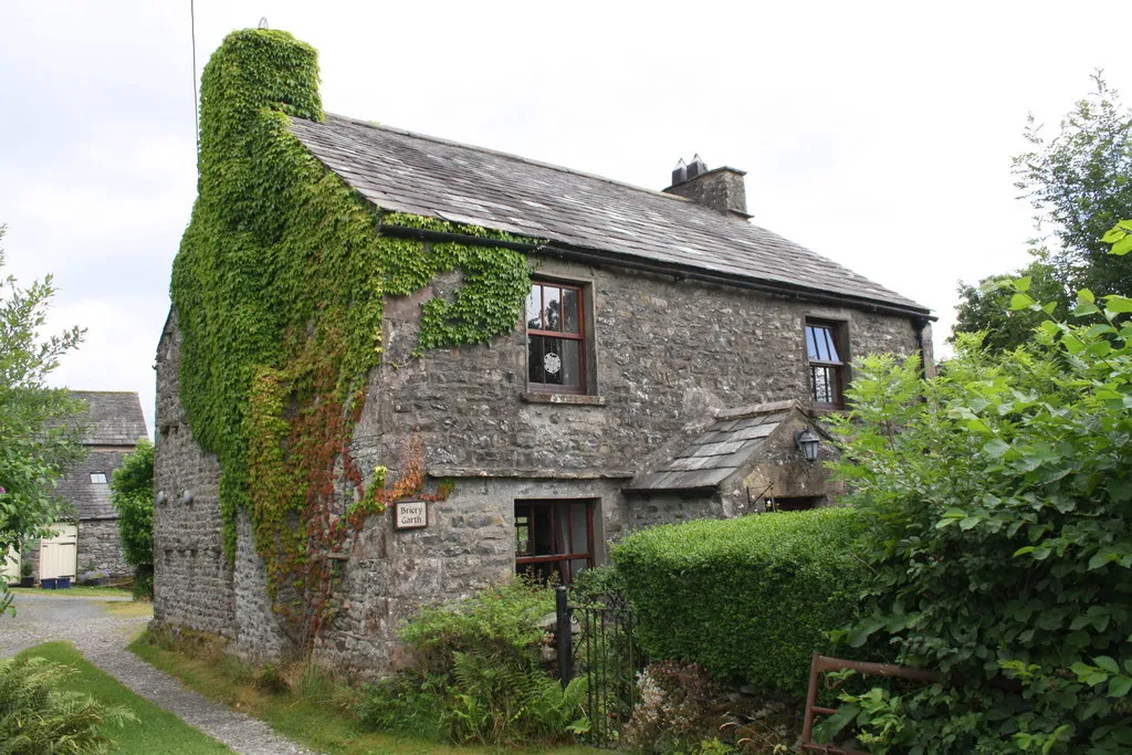 Photo showing: Photograph of a house to the north of Beck side Farm, Killington, Cumbria, England