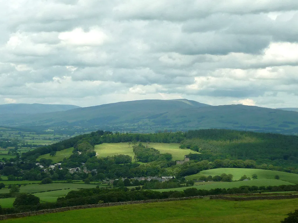 Photo showing: Hornby Castle and village seen from near Claughton Hall