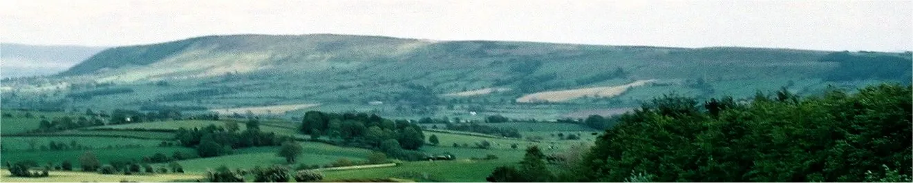 Photo showing: Longridge Fell, in Lancashire, England. Photographed from Beacon Fell.