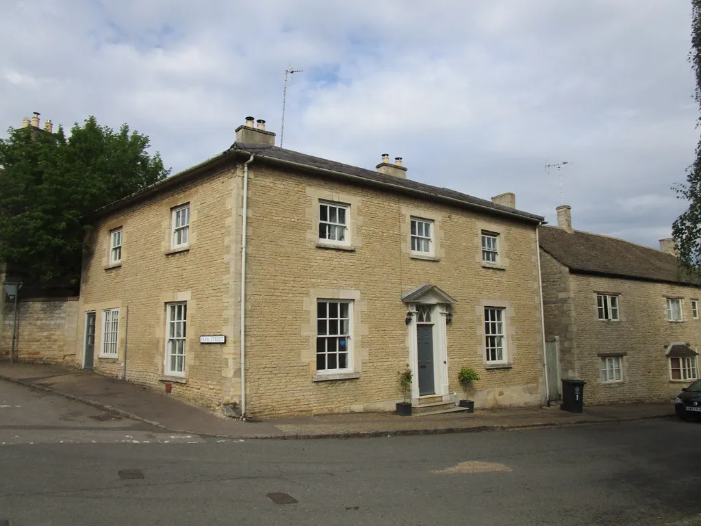 Photo showing: 1 Bridge Street, King's Cliffe