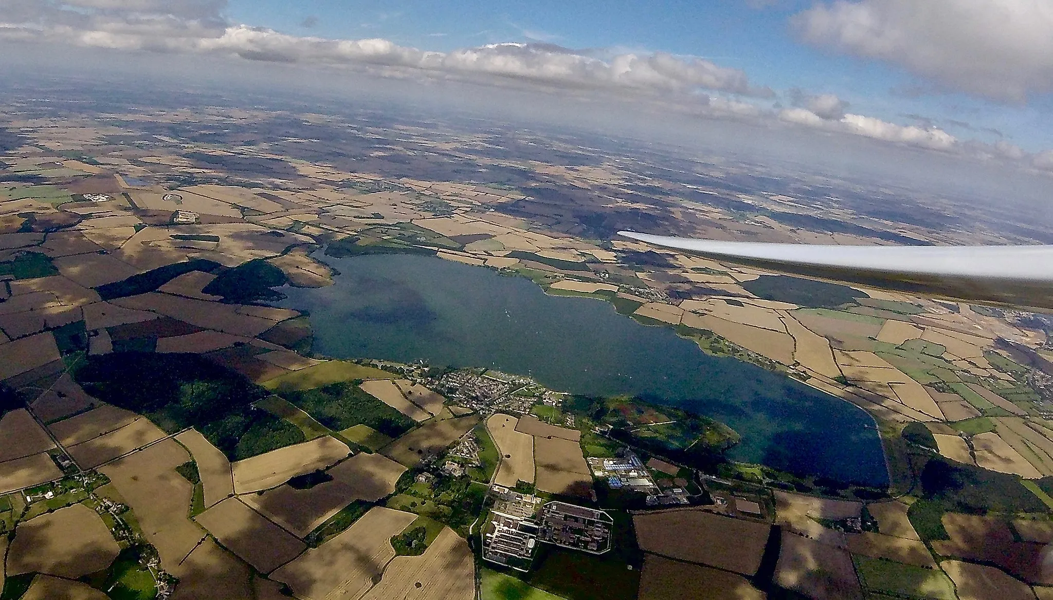 Photo showing: The Grafham Water reservoir south-west of Huntingdon in Cambridgeshire, UK