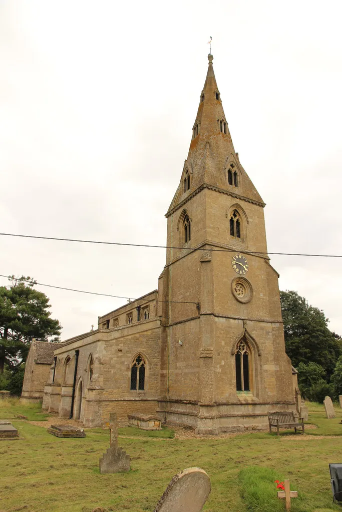 Photo showing: St.Peter's church