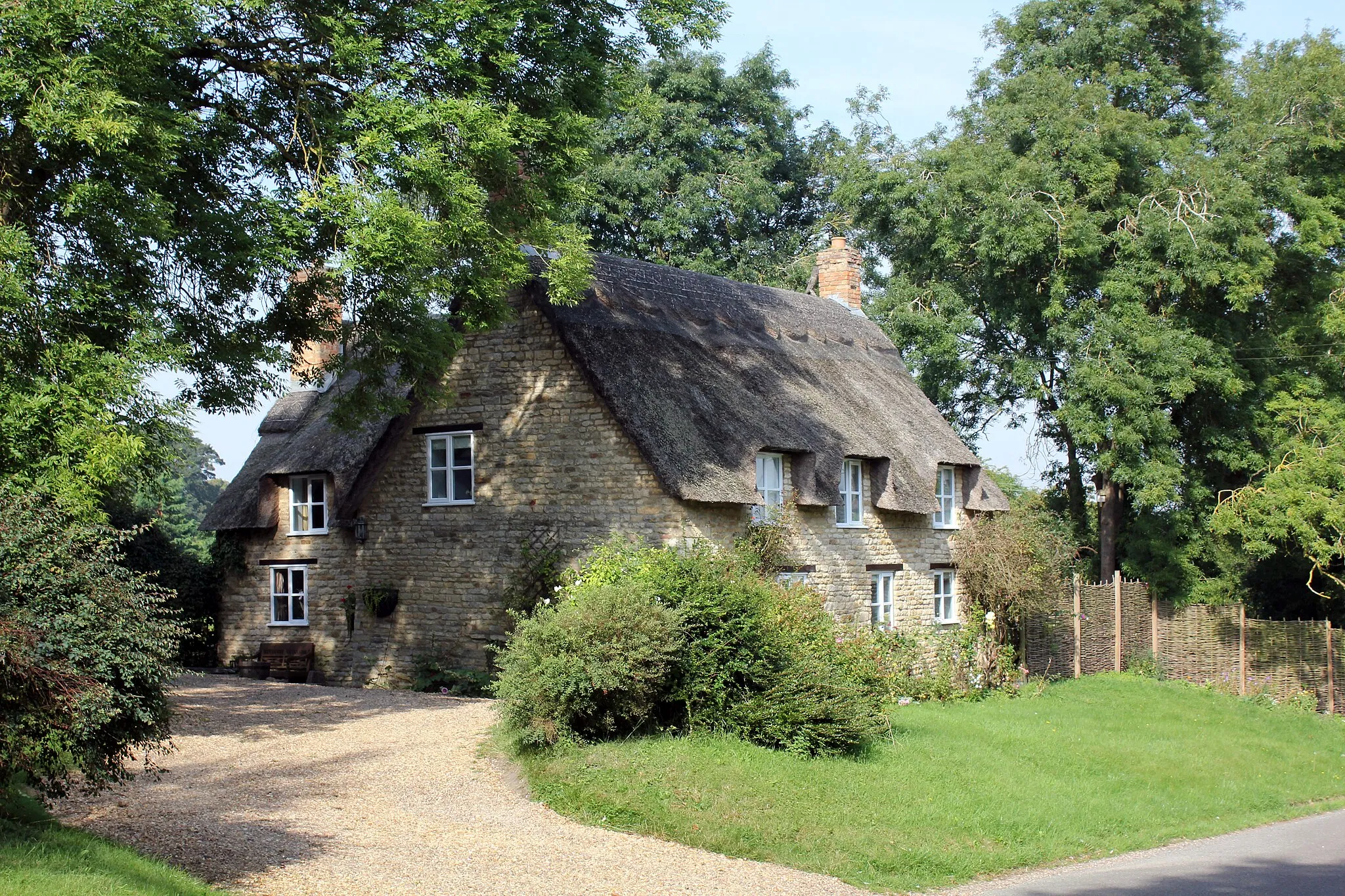 Photo showing: 2 Main Street, Wakerley