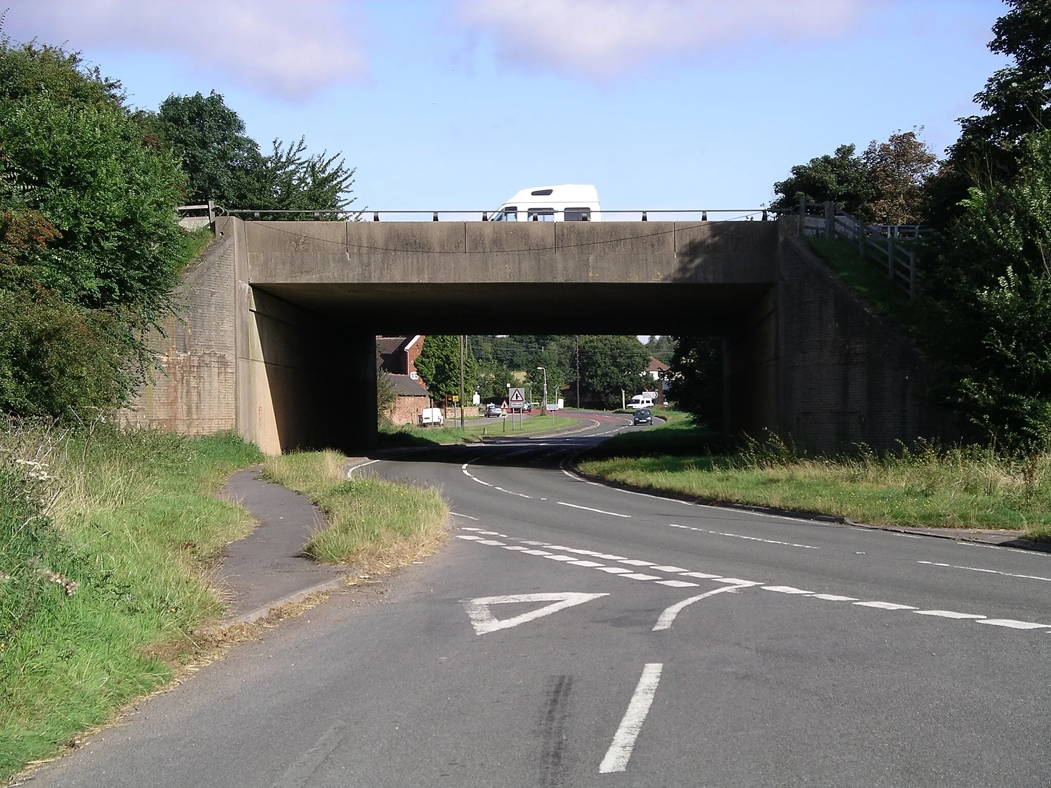 Photo showing: Photo of the bridge for the M6 motorway in Corley, Warwickshire, England.