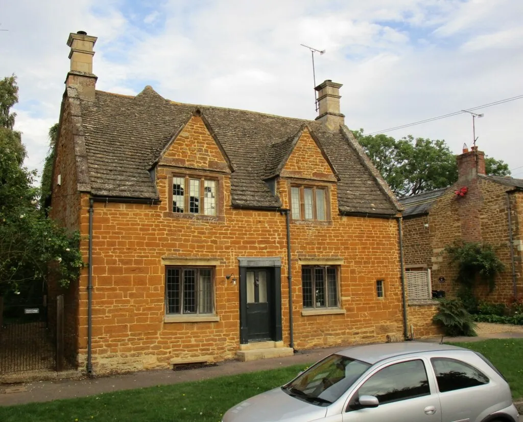 Photo showing: 12 Main Street, Preston