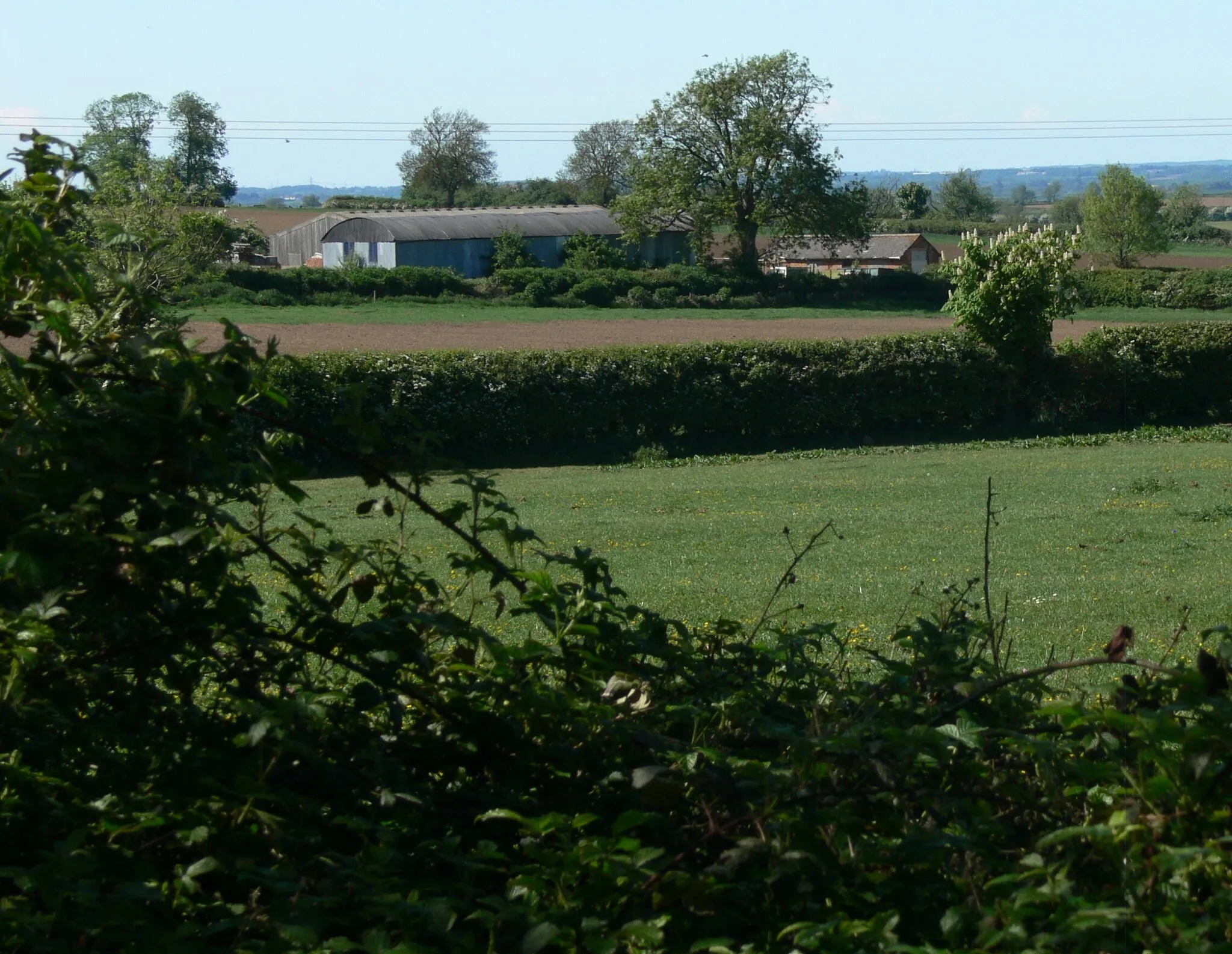 Photo showing: Farm buildings near Leire, Leicestershire