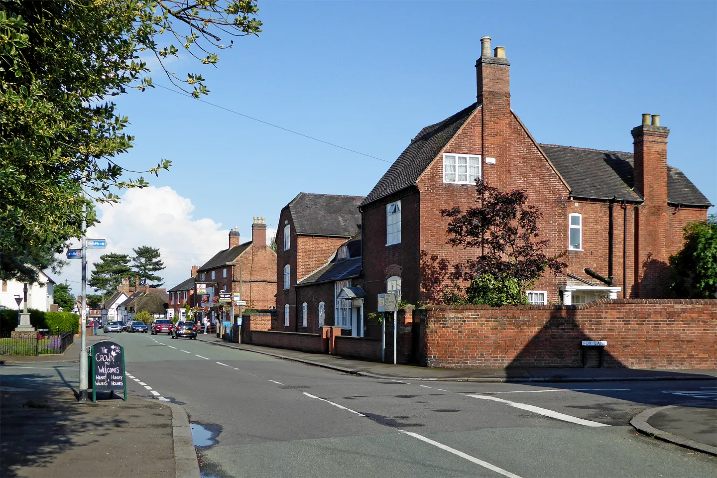 Photo showing: Main Street in Alrewas, Staffordshire