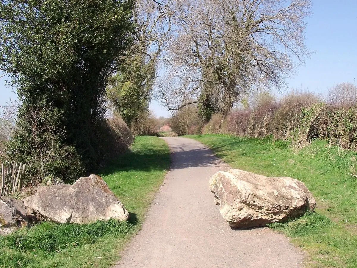 Photo showing: Lane to nowhere