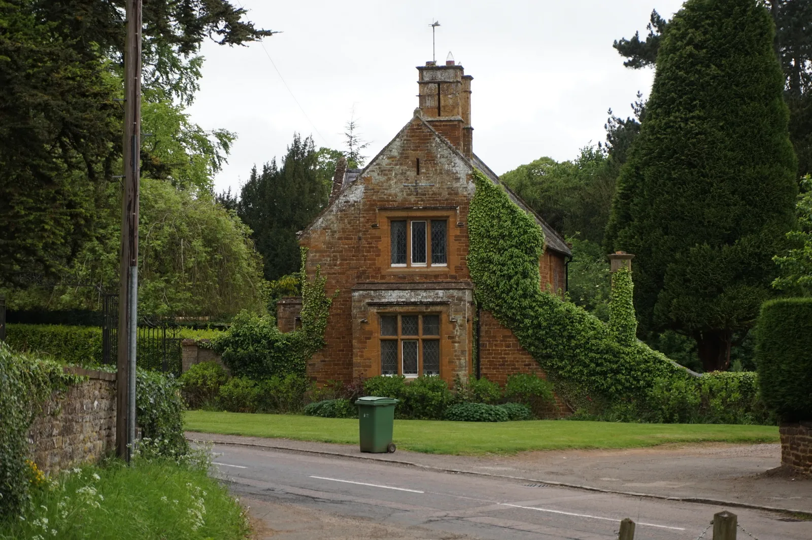 Photo showing: House on Banbury Road, Litchborough