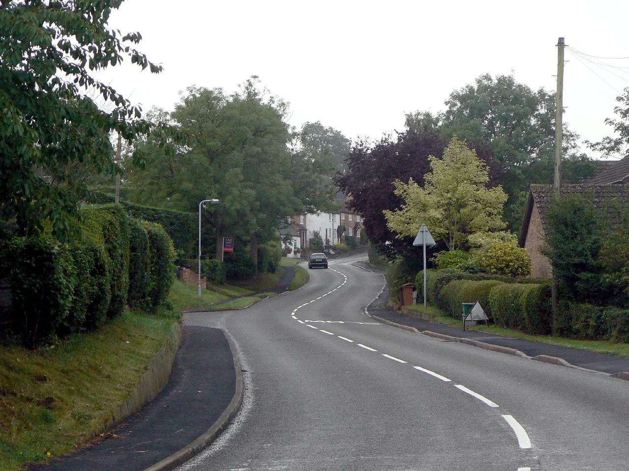 Photo showing: Up the hill, Great Dalby