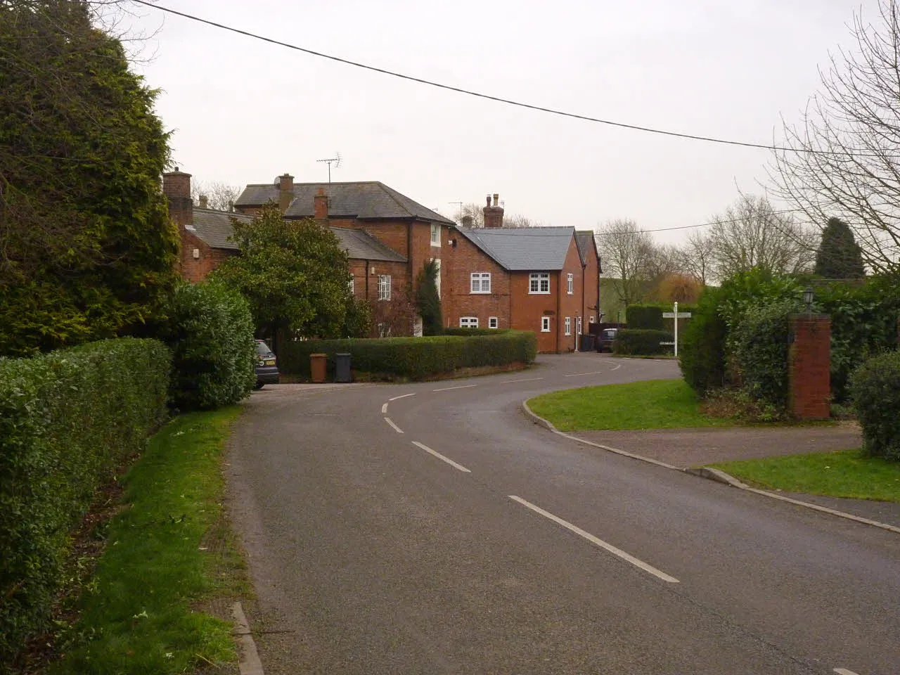 Photo showing: Six Hills Road, Ragdale