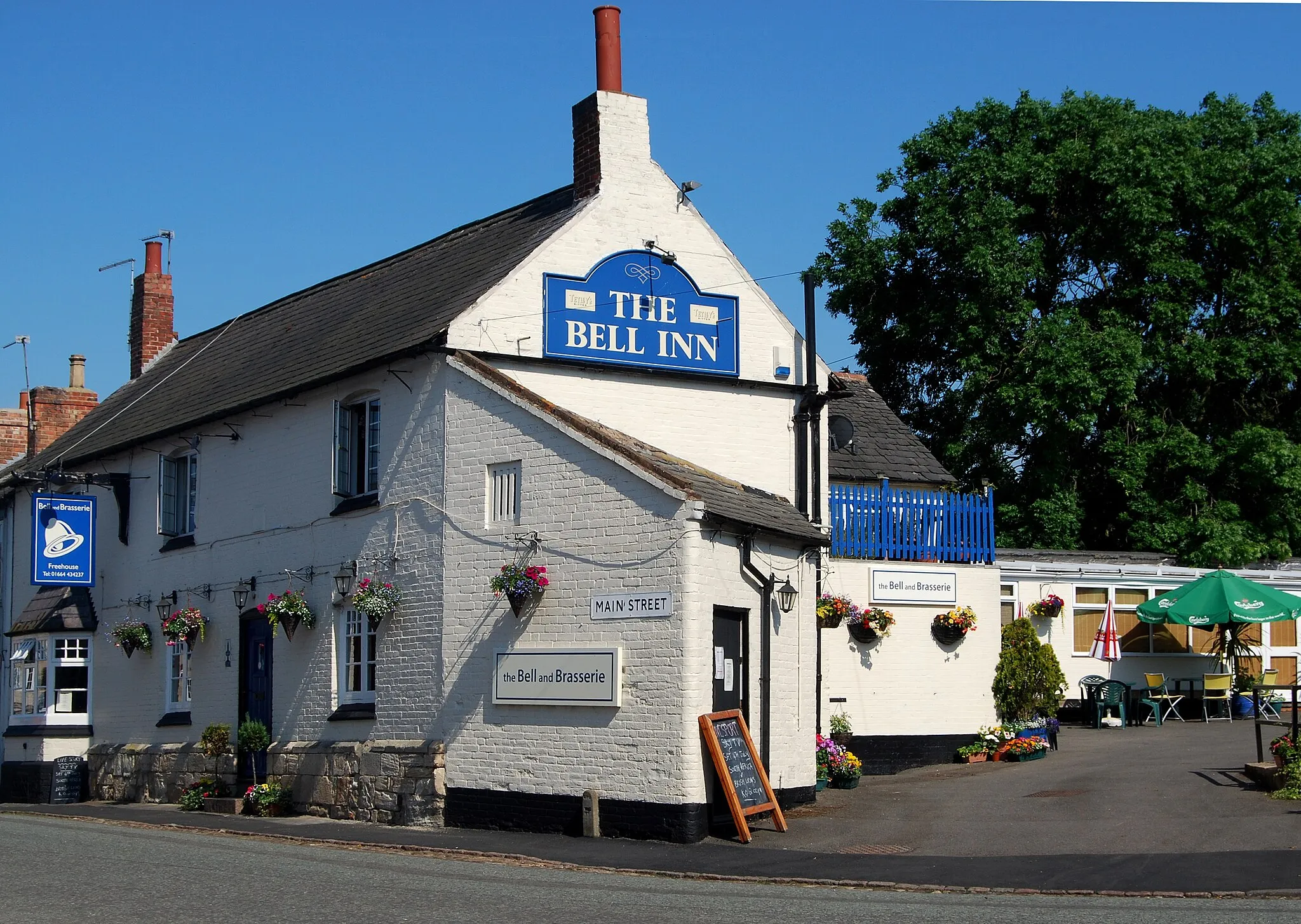 Photo showing: Blue Bell Inn Frisby