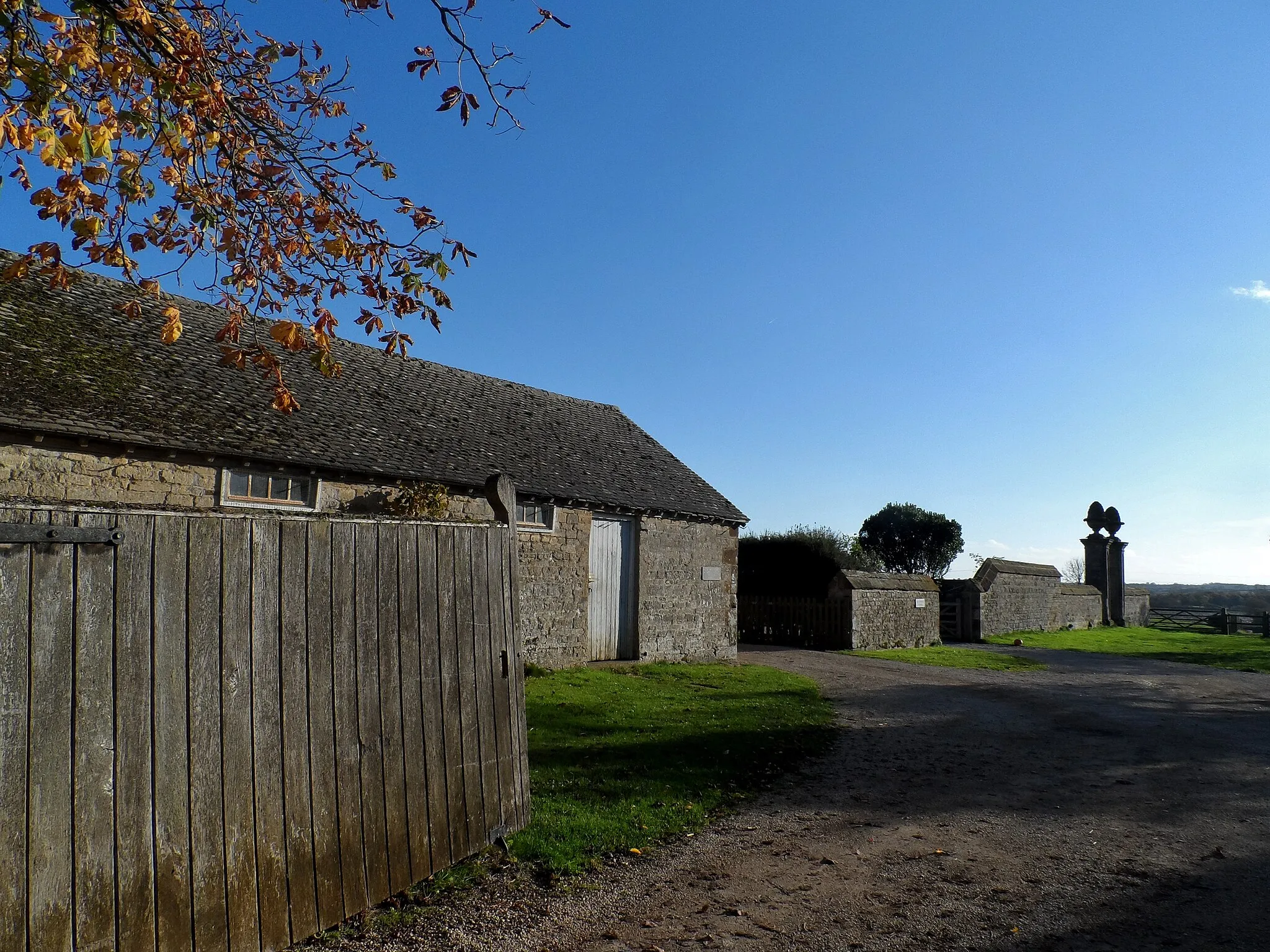 Photo showing: Walls of Garden to Manor House, Greatworth