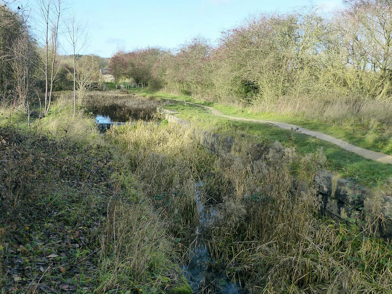 Photo showing: Photograph of Bottom of Flight Lock, Cromford Canal, Ironville, Derbyshire, England