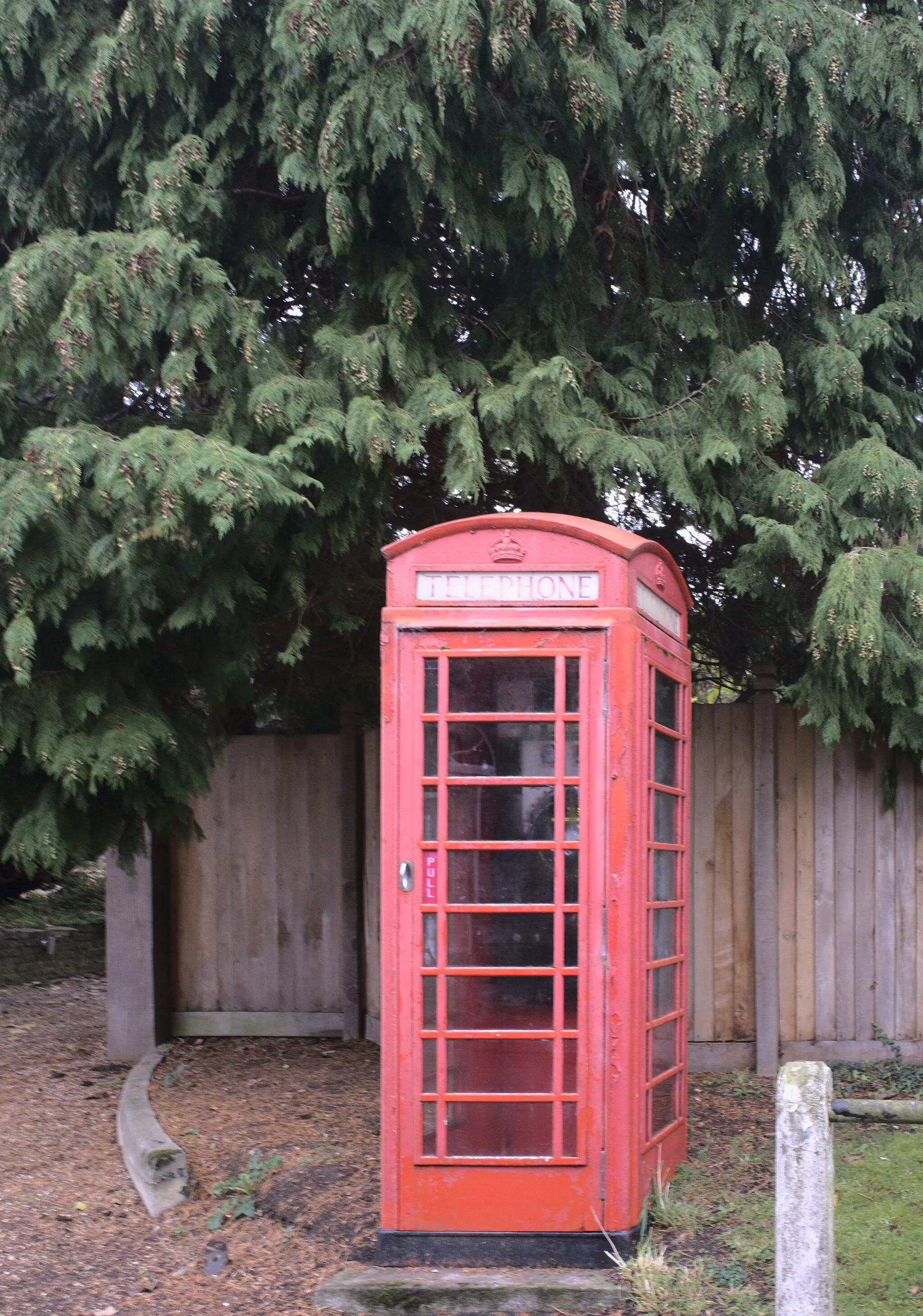 Photo showing: One-time telephone kiosk