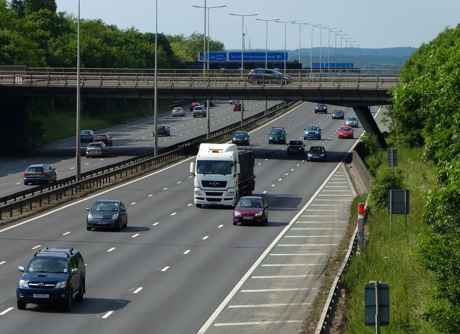 Photo showing: A47 Hinckley Road crossing the M1 motorway