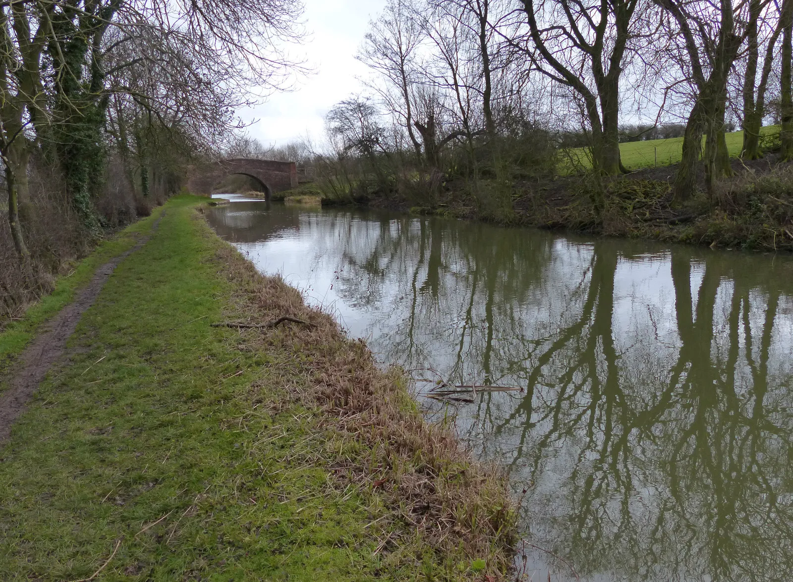 Photo showing: Binley's Bridge along the Grand Union Canal