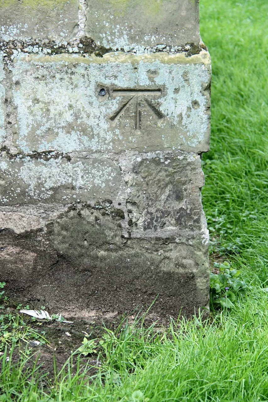 Photo showing: Bench mark, St Nicholas's Church, Frolesworth
