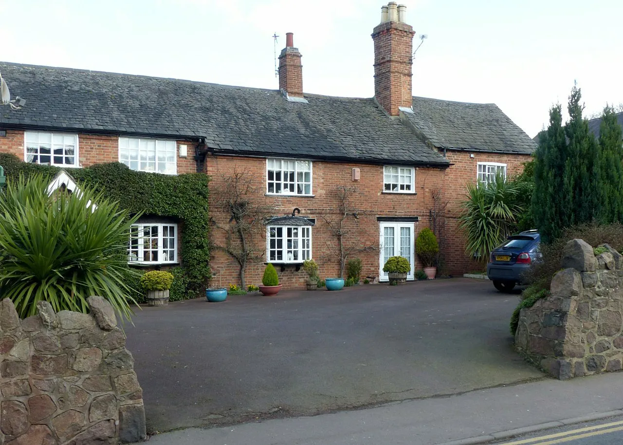 Photo showing: 7 and 9 South Street and 1 Melton Road, Barrow-upon-Soar