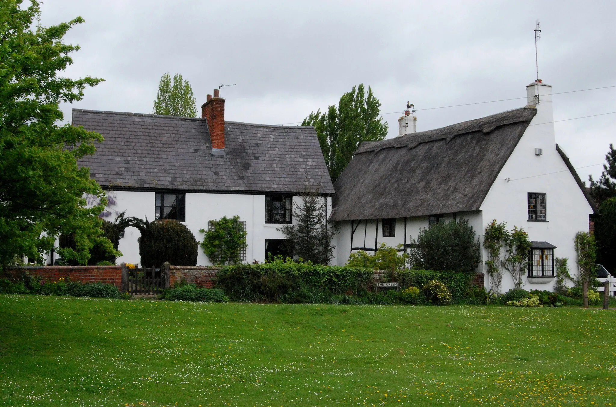 Photo showing: Cottages with part thatched roof Old Dalby Leicestershire
