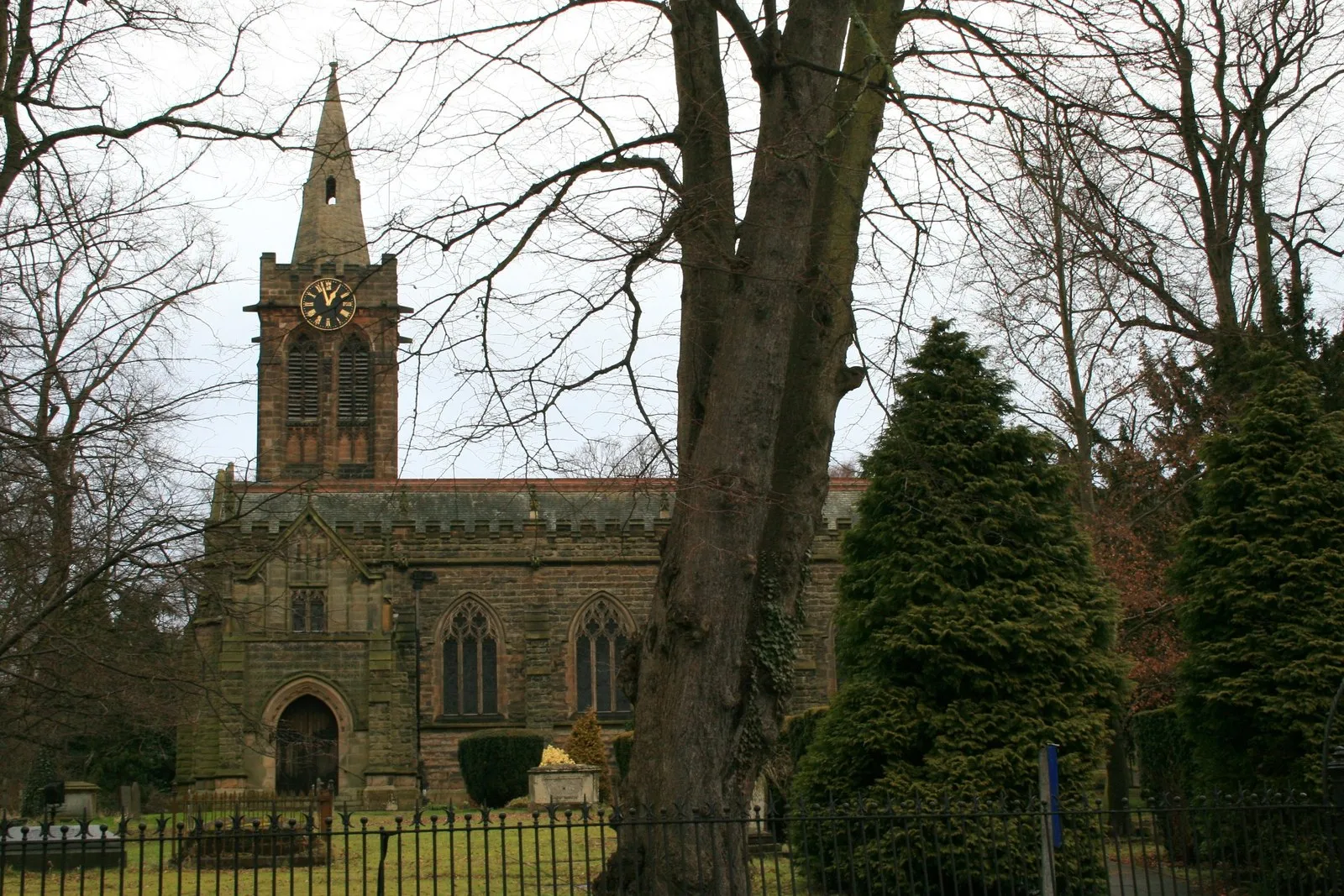 Photo showing: St Peter's, Ruddington Taken from Church Street