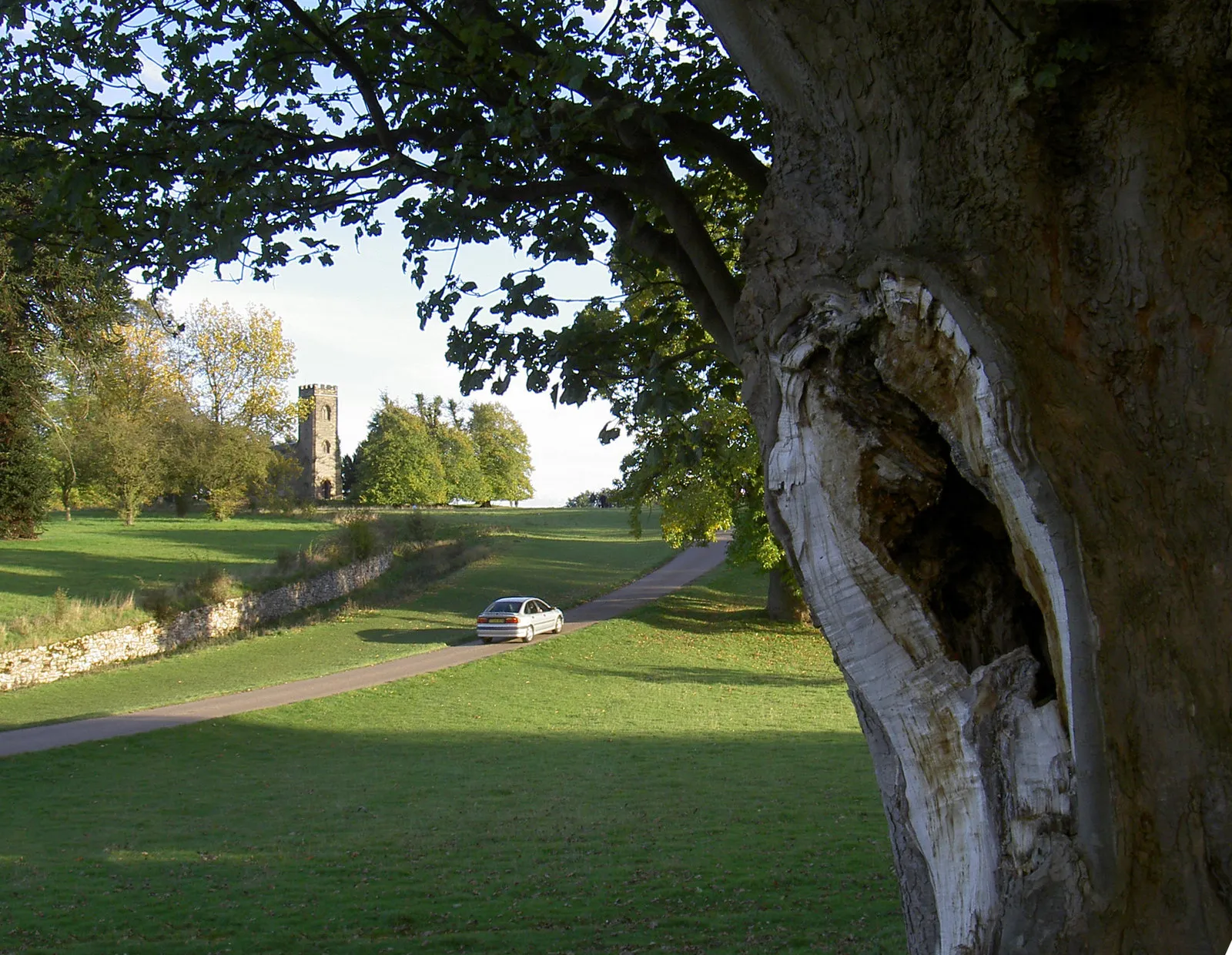 Photo showing: A road near Calke Abbey, Ticknall