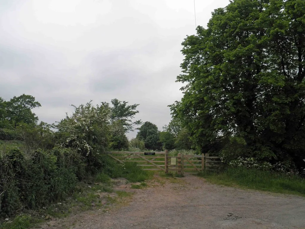 Photo showing: Bridleway off the B5006 Derby Road