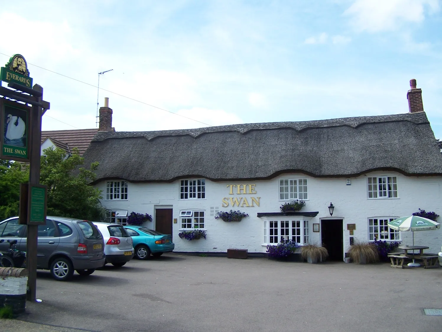 Photo showing: The Swan, Braybrooke