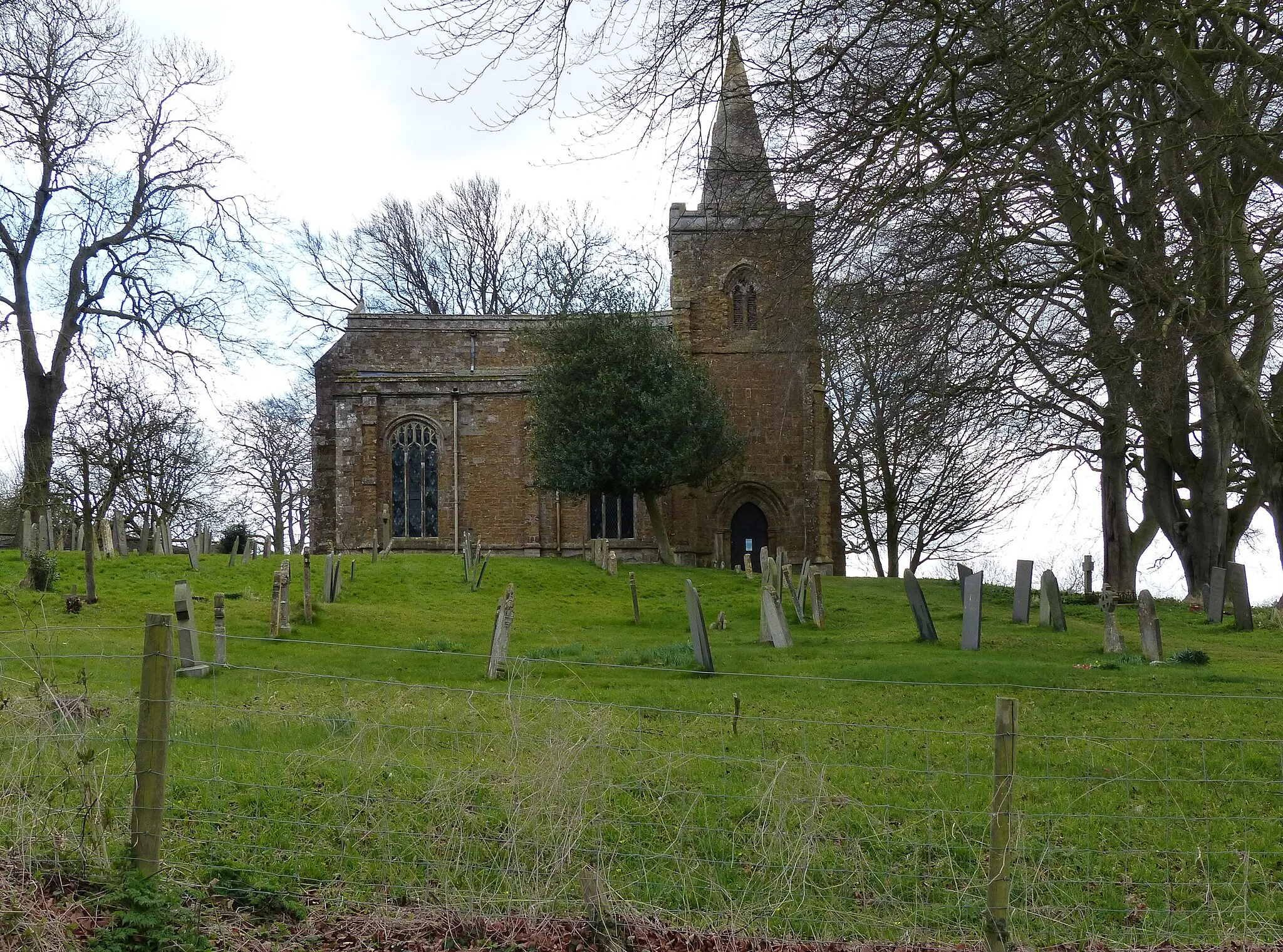 Photo showing: St Andrew's parish church, Owston, Leicestershire, seen from the north