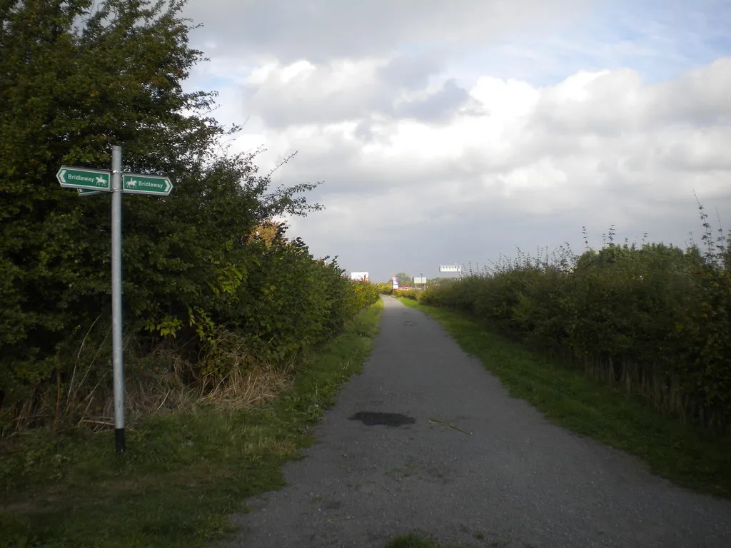 Photo showing: Bridleway junction south east of Newton