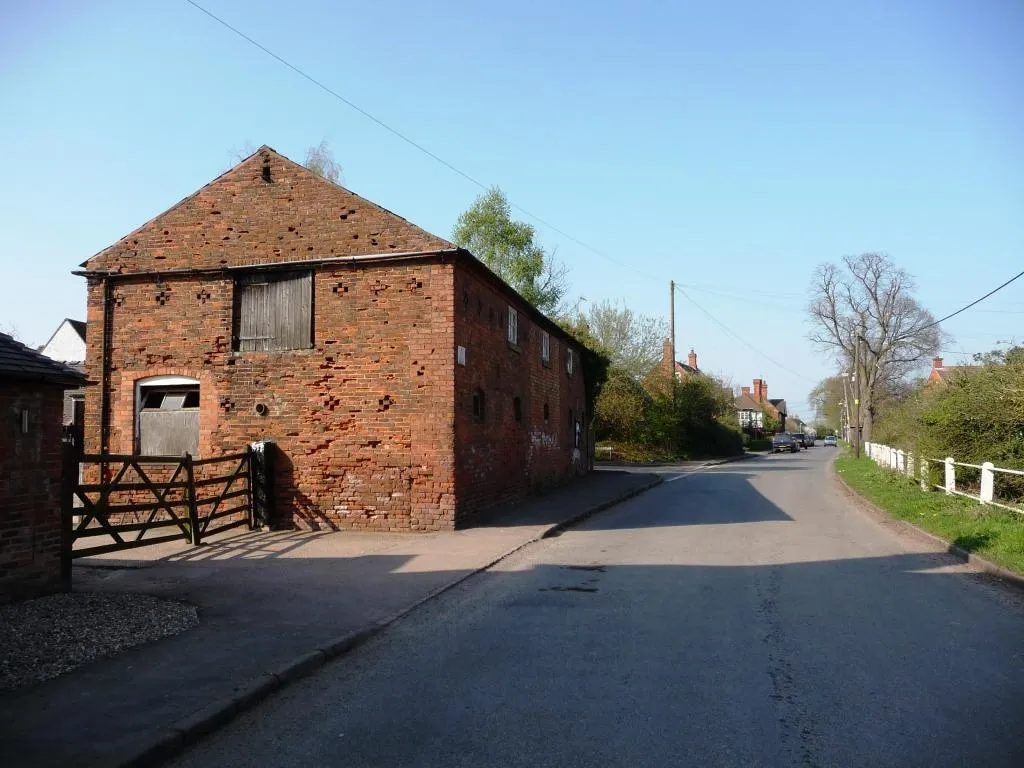 Photo showing: Barn on Main Street, Lockington