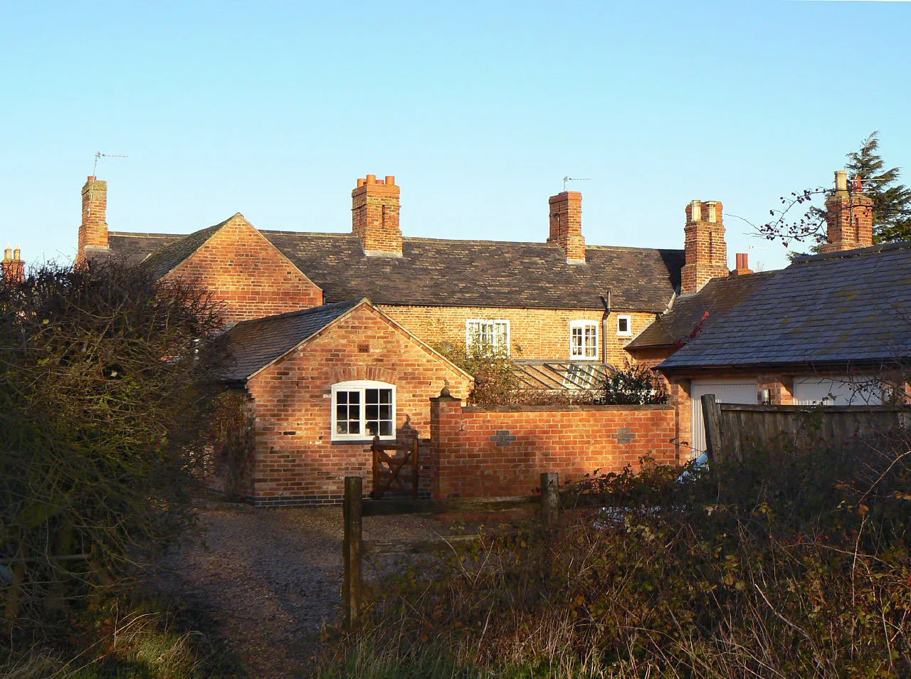 Photo showing: 1-5 Loughborough Road