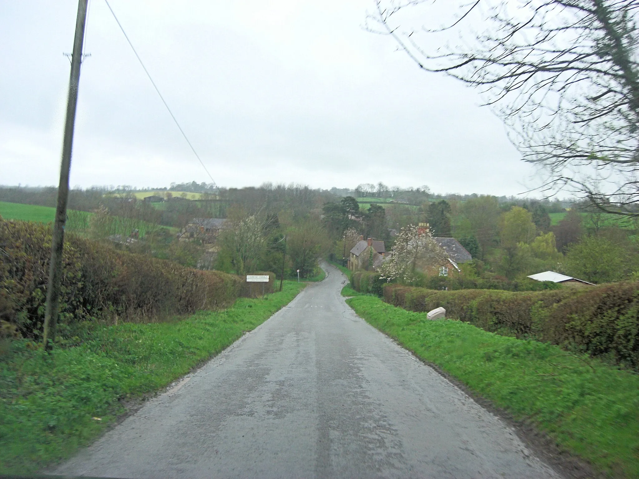 Photo showing: Banbury Lane enters Lower Thorpe